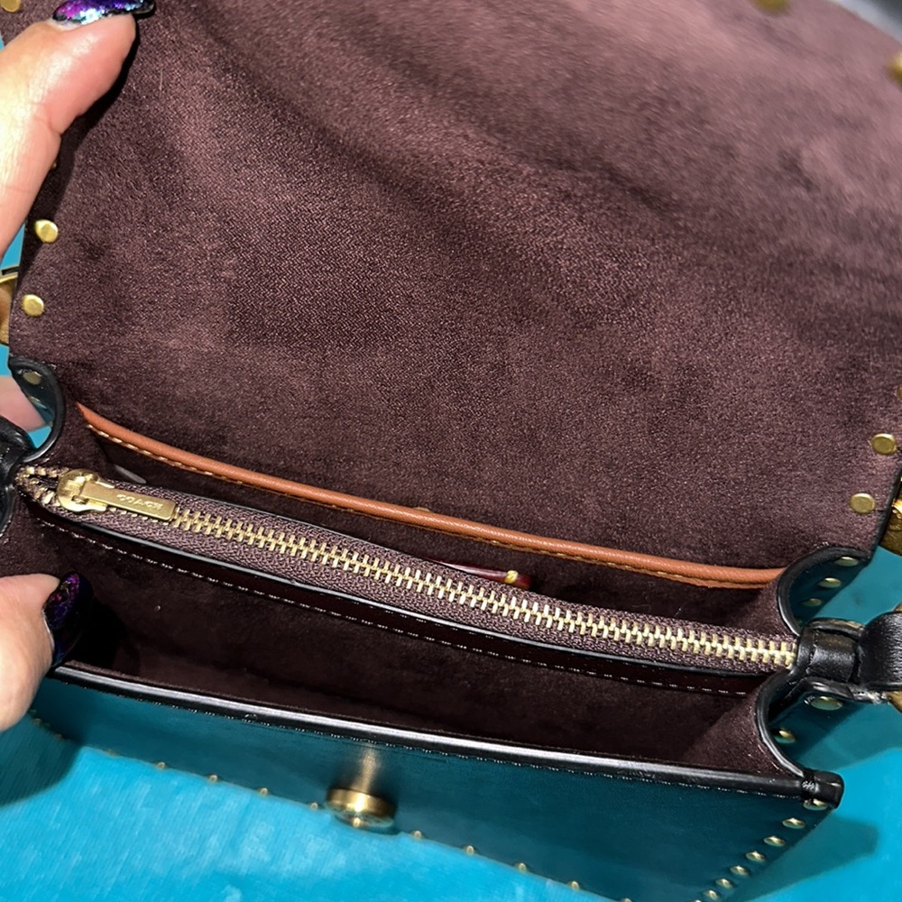 Coach Beat Bag (Glovetanned) - Picture 10 of 15